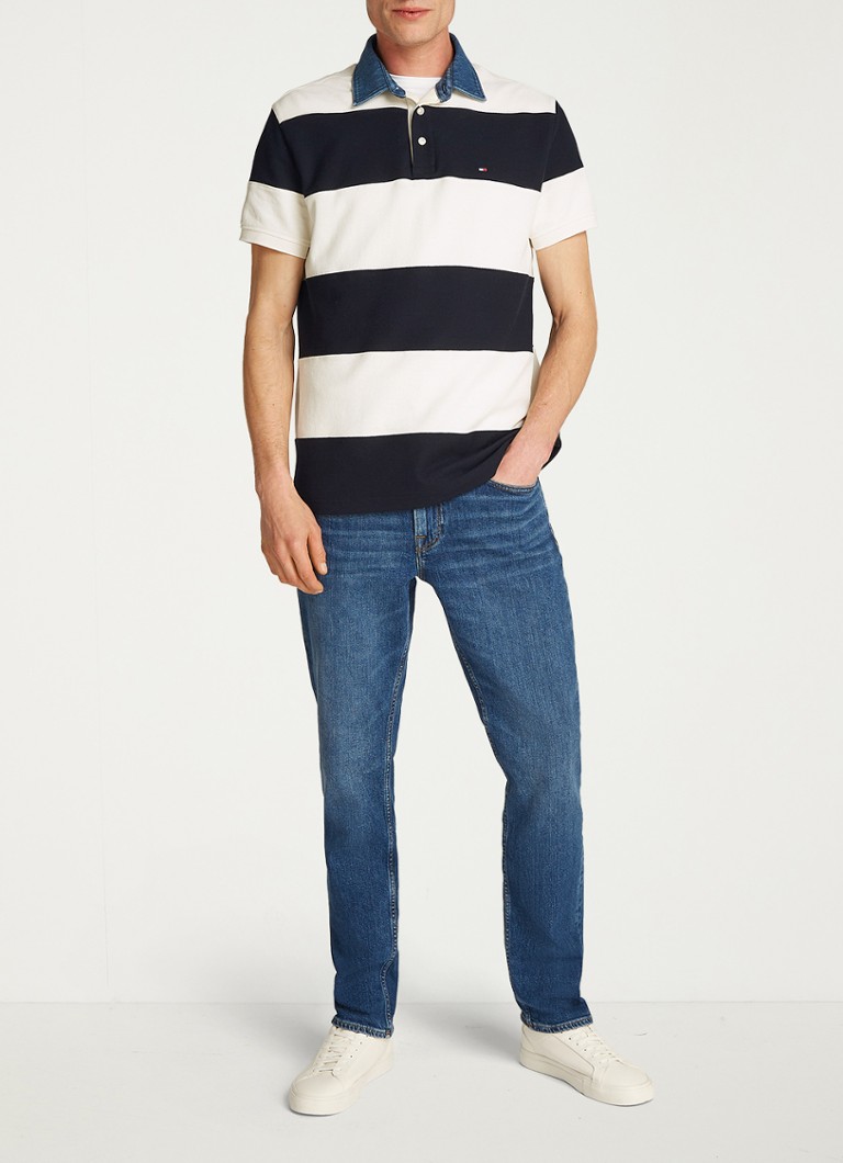 Polo Tommy Hilfiger de corte regular com estampa listrada e textura.