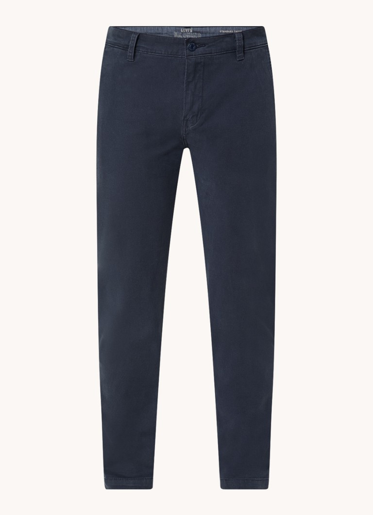 Pantaloni chino Levi's XX cu croială conică pe picioare și buzunare cusute.