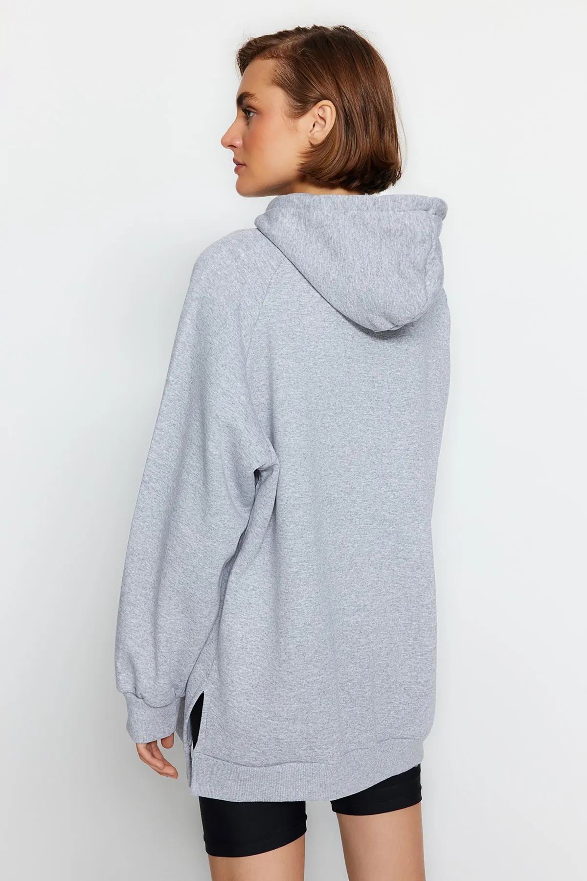 Trendyol Collection  Graues Oversize-Sweatshirt aus Rippstrick mit Kapuze
