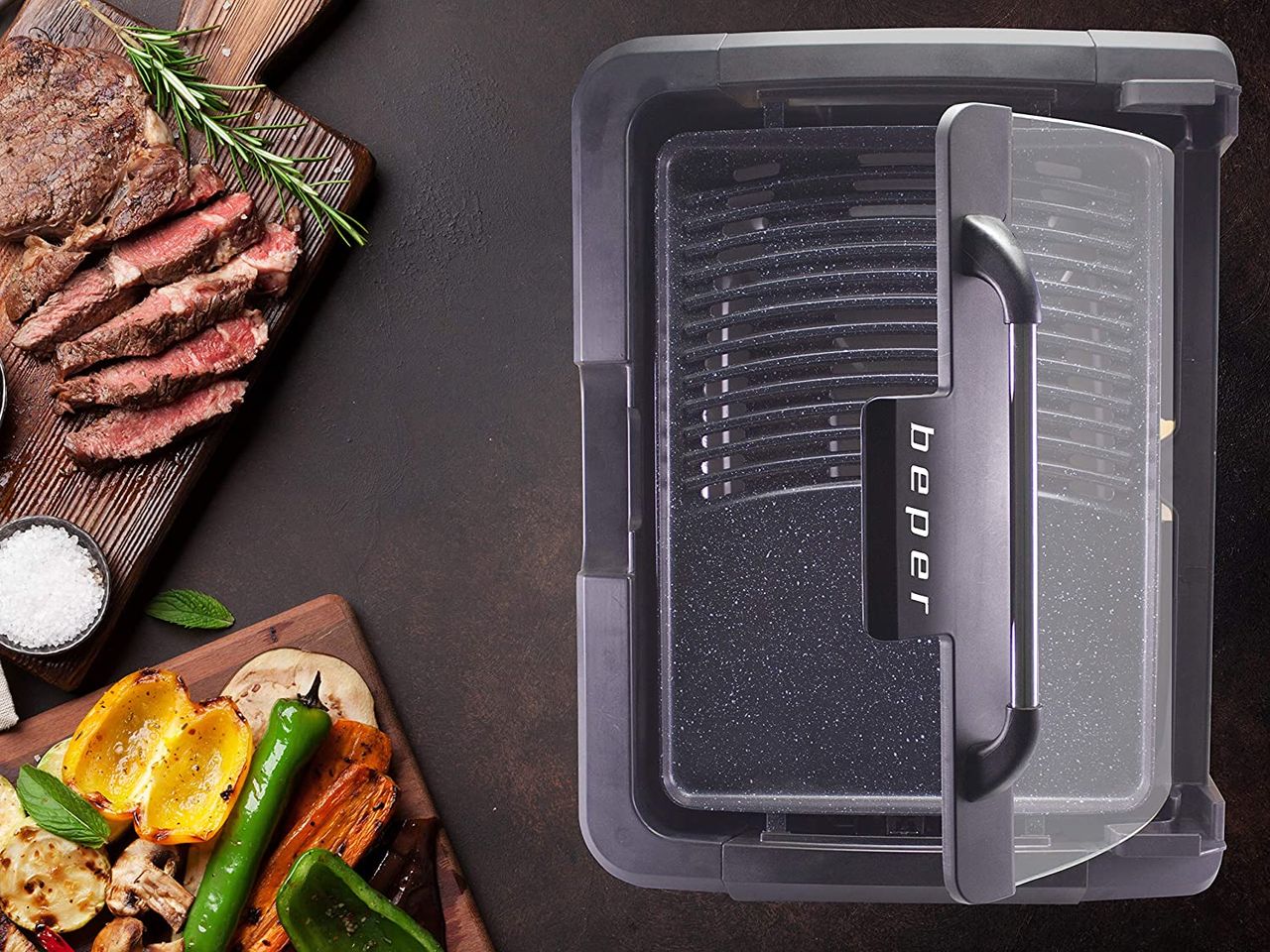 beper 90.871 Elektrogrill mit Glasdeckel, beschichtete Grillplatte, Edelstahl, 2200 W