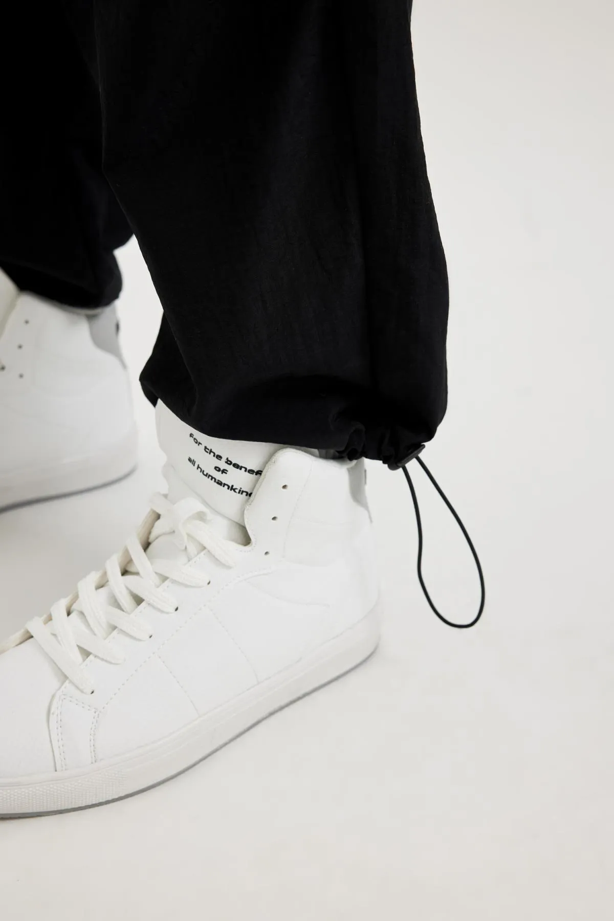 DeFacto  Lange Jogginghose mit elastischem Bein und Fallschirmtaschen-Passform