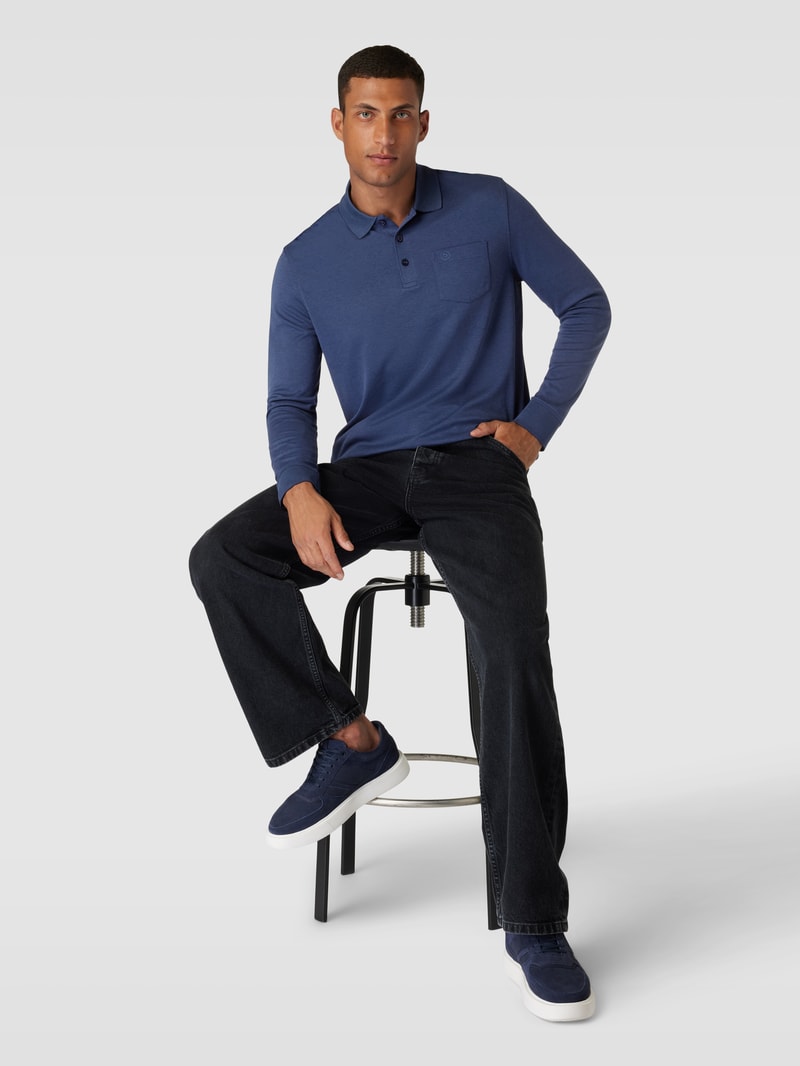 Poloshirt mit Brusttasche in jeans