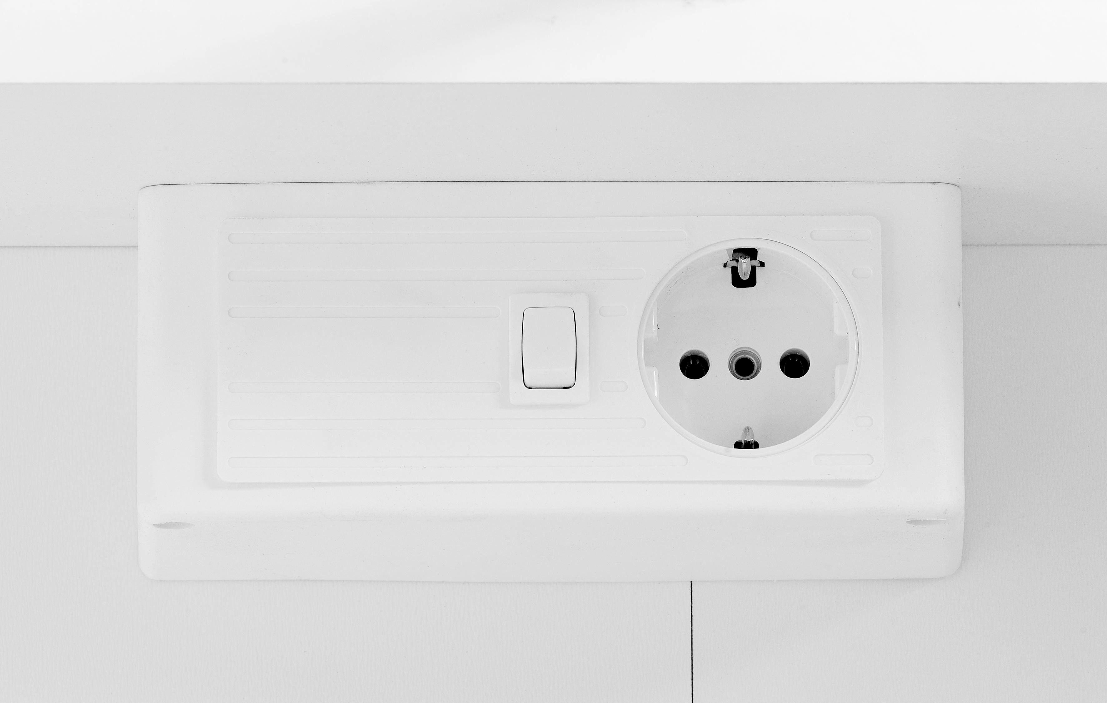 HELD MÖBEL Spiegelschrank Hero mit LED-Beleuchtung und wechselbarem Türanschlag