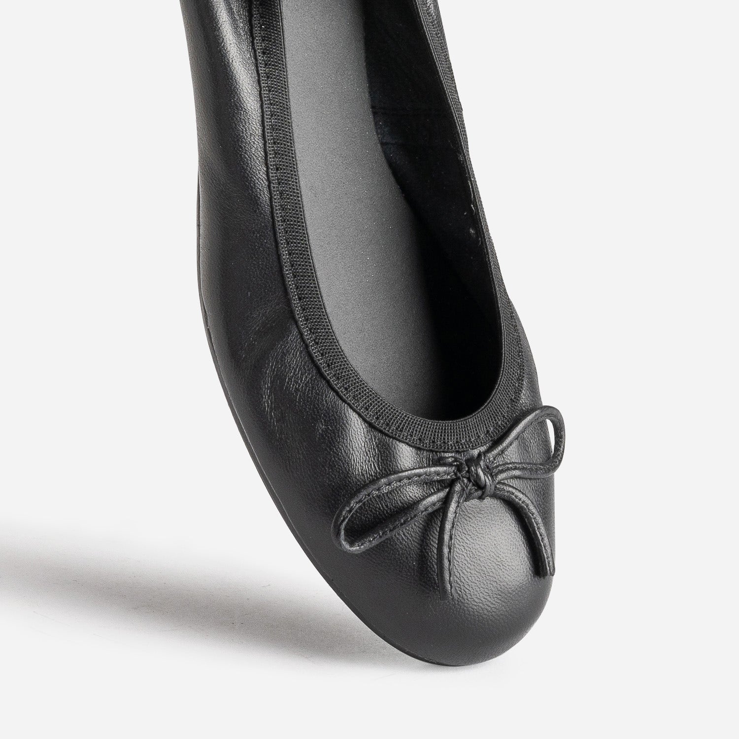 Ballerine éco-conçue BUGGY noire en cuir