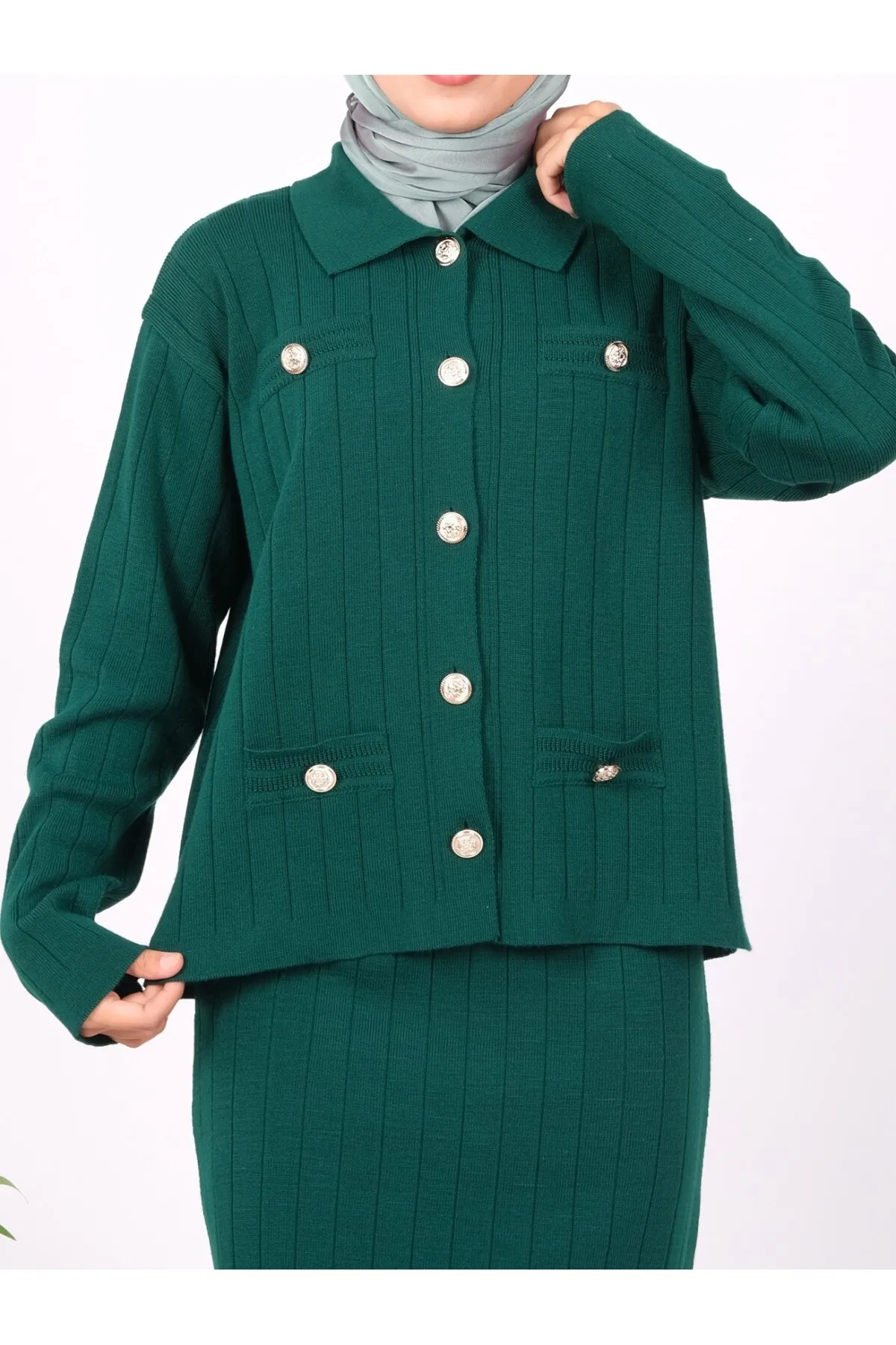 Modamorfo  Strickset mit Cardigan und schmalem Rock mit Metallknöpfen