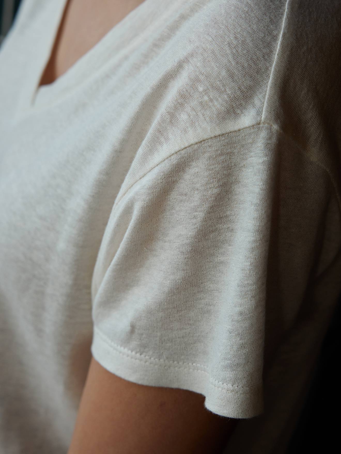 Envie de Fraise Umstands-Shirt mit V-Ausschnitt ENVIE DE FRAISE - karamell