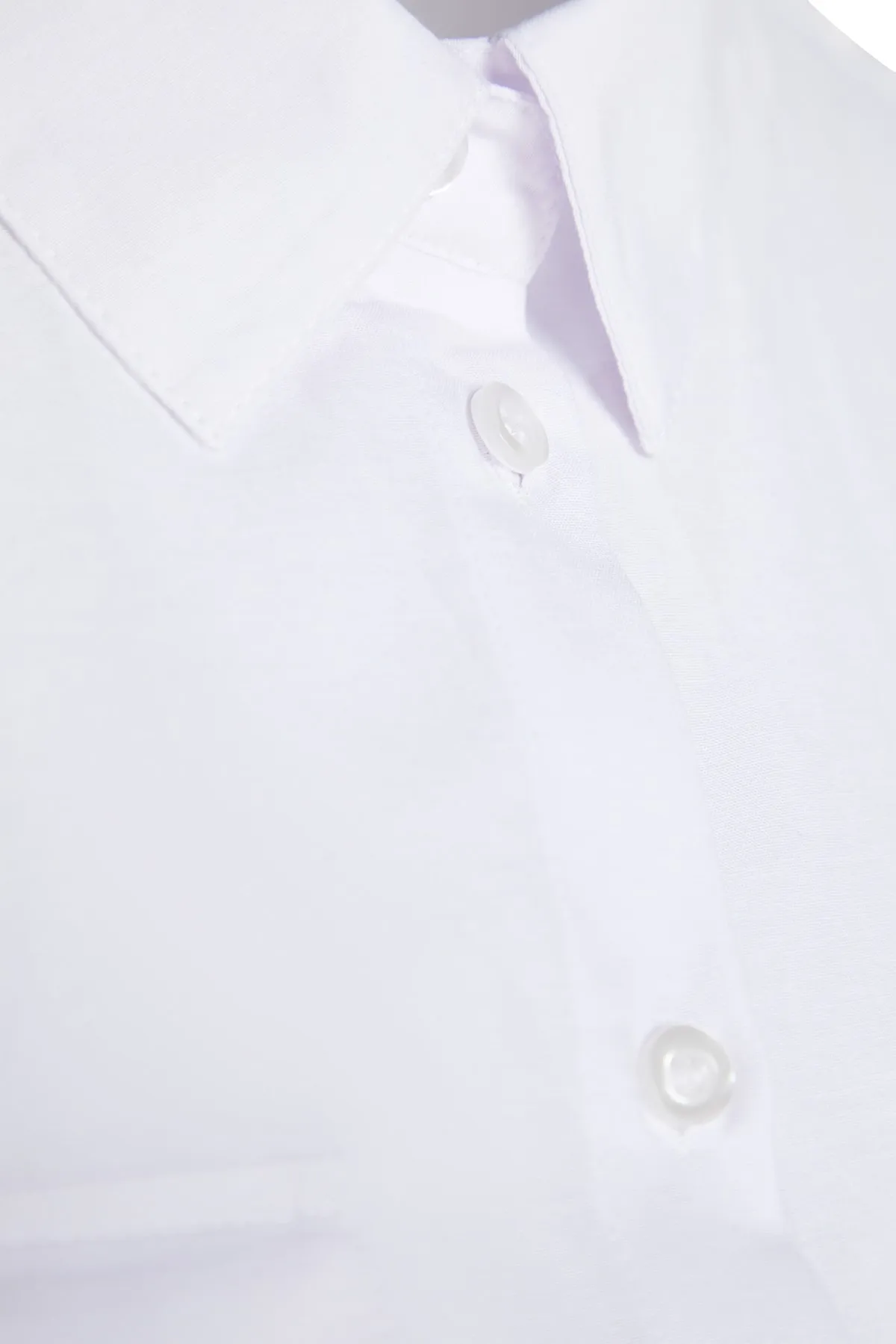 Trendyol Modest  Weißes Hemd aus gewebter Baumwolle mit verstellbaren Ärmeln und Kordelzugdetail TCTSS23TG00011
