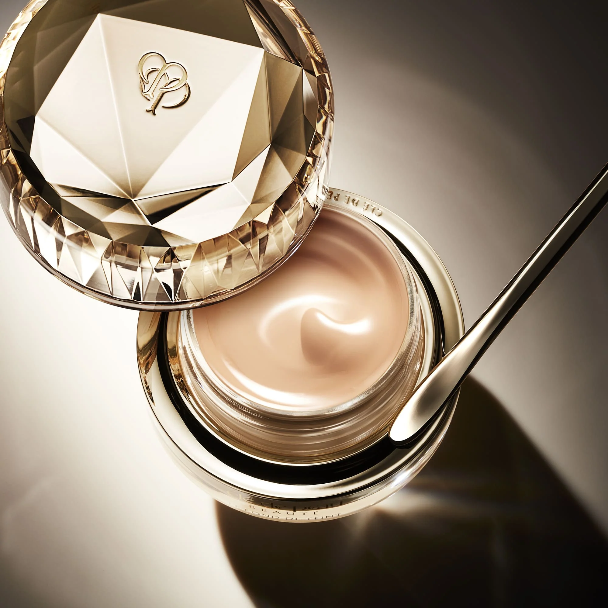 Face The Foundation - Kremasti puder