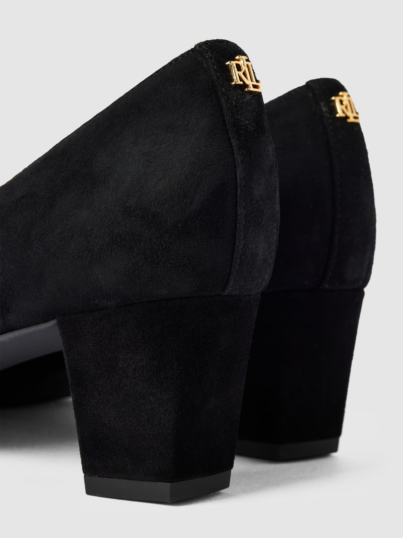 Pumps in spitz zulaufender Form Modell 'WHITNEY' in schwarz