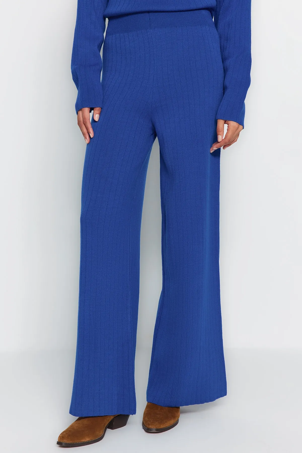 Trendyol Collection  Indigo Wide Fit Basic-Hose Strickoberteil und Unterteil-Set TWOAW23AU00255