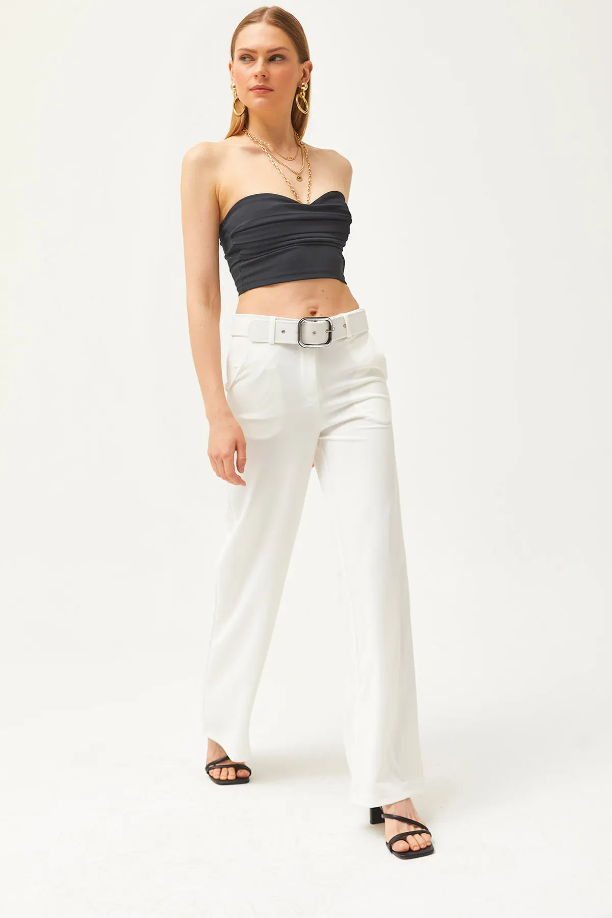 Olalook  Weiße Damen-Palazzohose aus Scuba-Krepp mit Metallschnallengürtel PNT-19000208