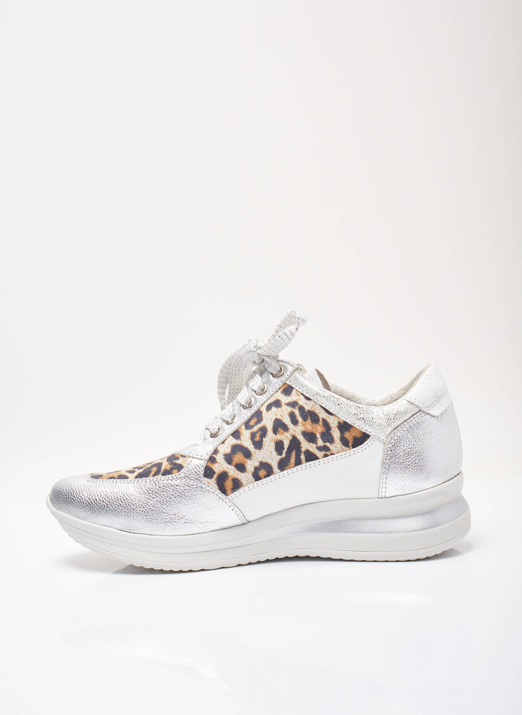 Atk Baskets Femme couleur gris