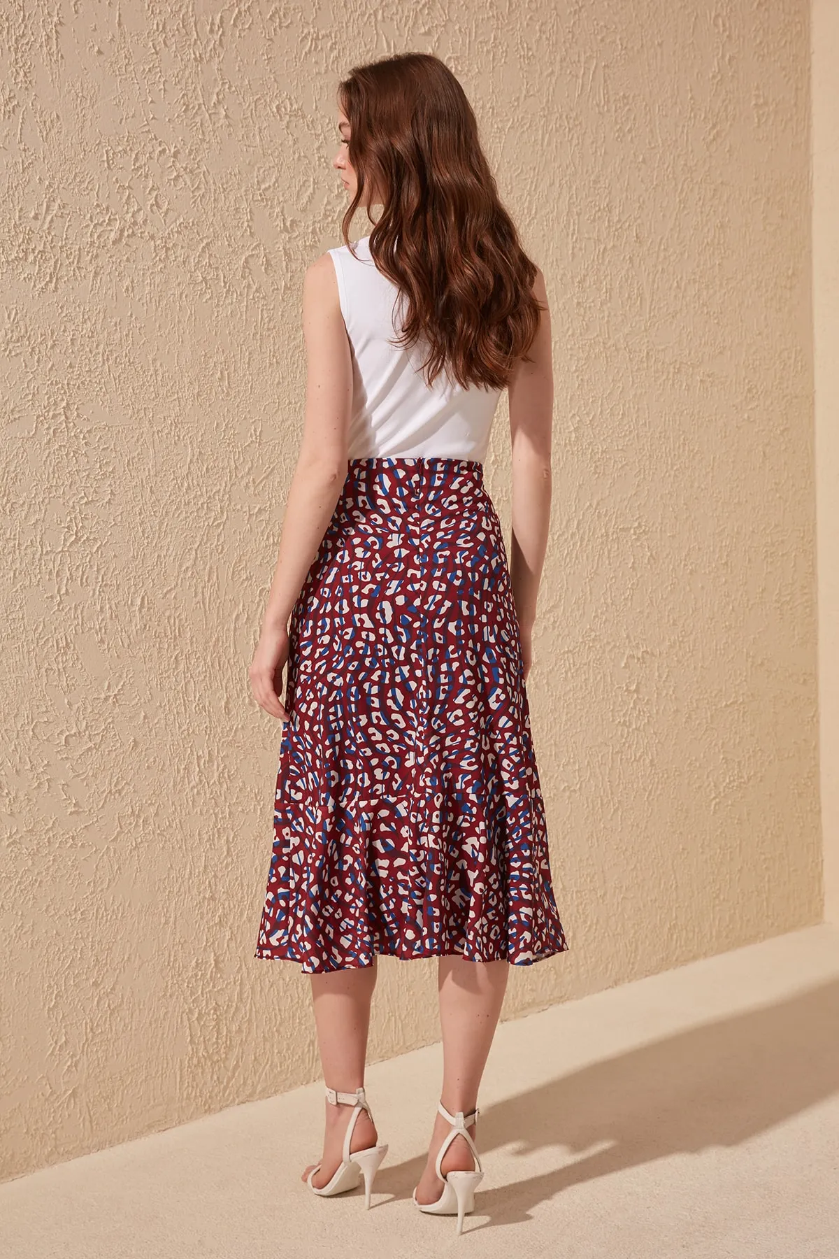 Trendyol Collection  Mehrfarbiger gewebter Midirock aus Viskosestoff mit Volants und Tiermuster TWOSS19FG0026