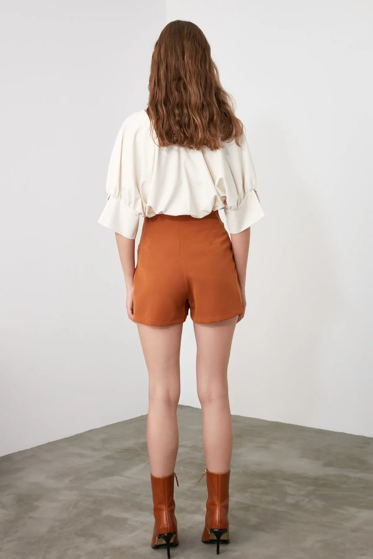 Trendyol Collection  Shorts - Braun - Hoher Bund