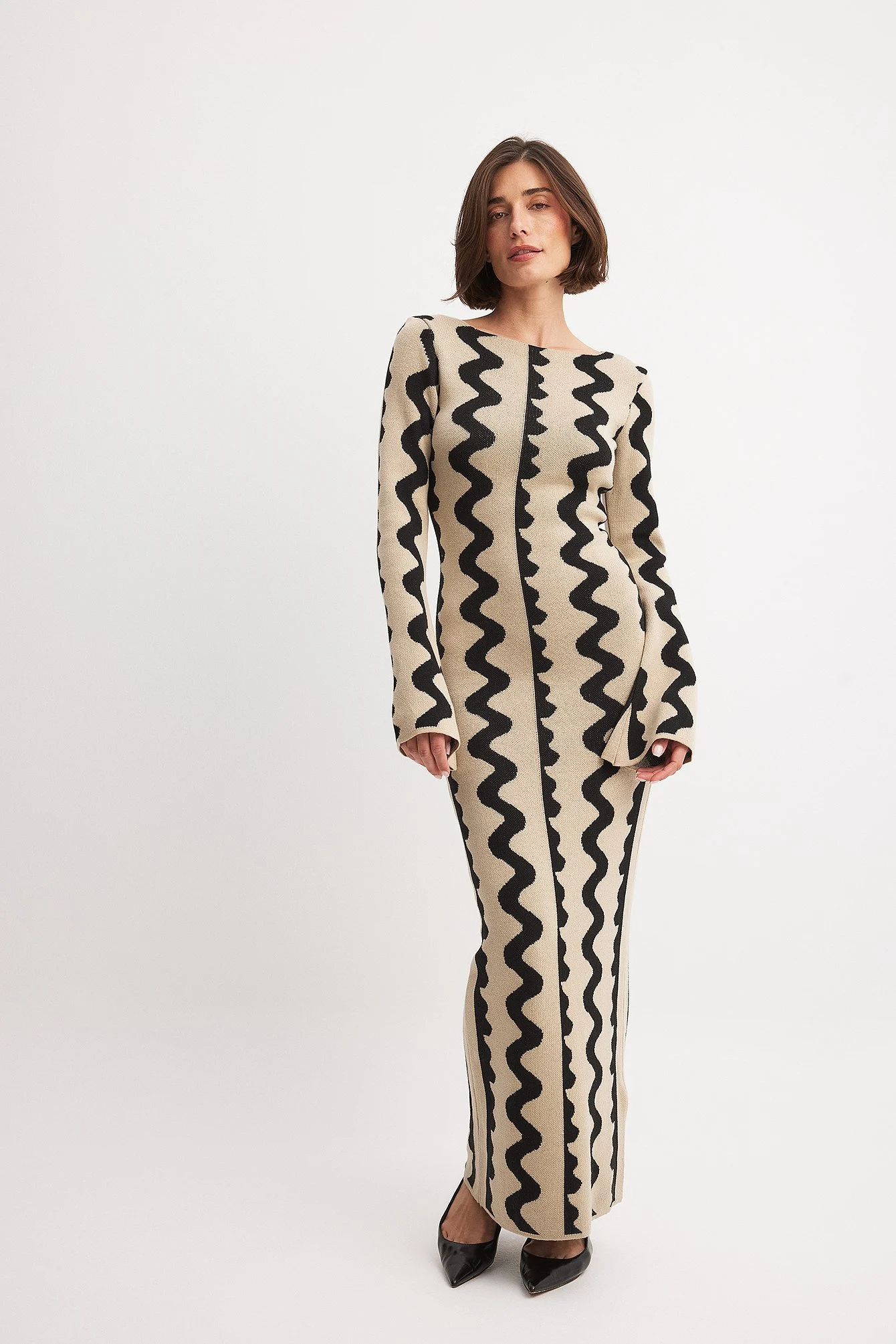 Maxi-Strickkleid mit weiten Ärmeln