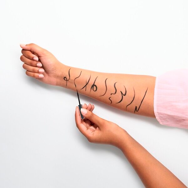 Essence Liquid Ink 01 Black Eyeliner