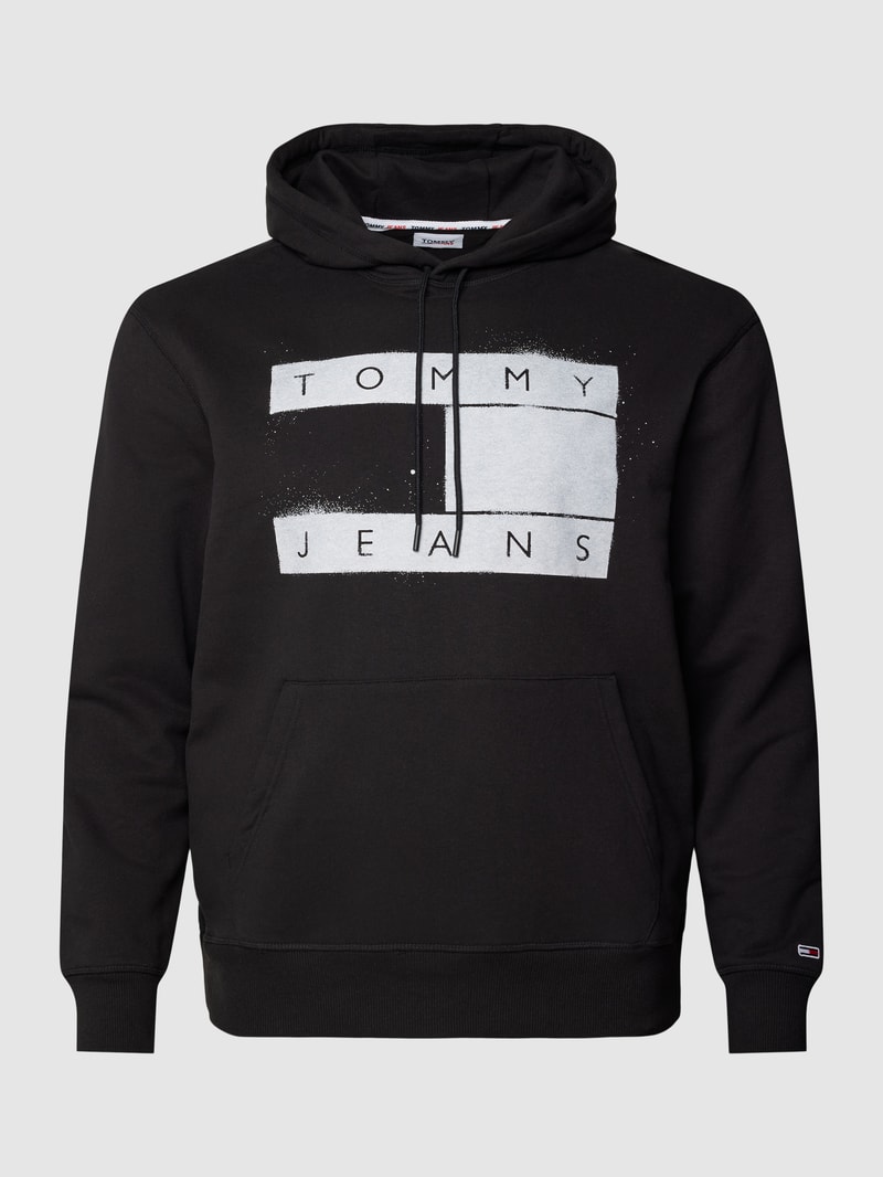 PLUS SIZE Hoodie mit Label-Print Modell 'FLAG SPRAY' in schwarz