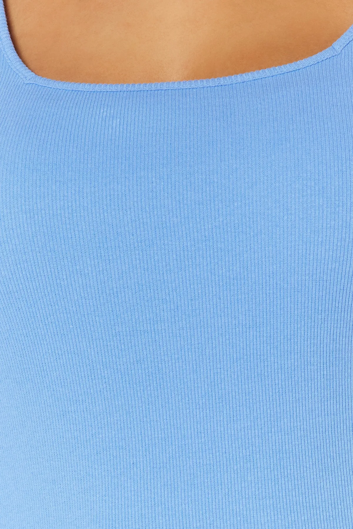 Trendyol Curve  Lilafarbenes Strick-T-Shirt mit quadratischem Kragen TBBSS22BF0027