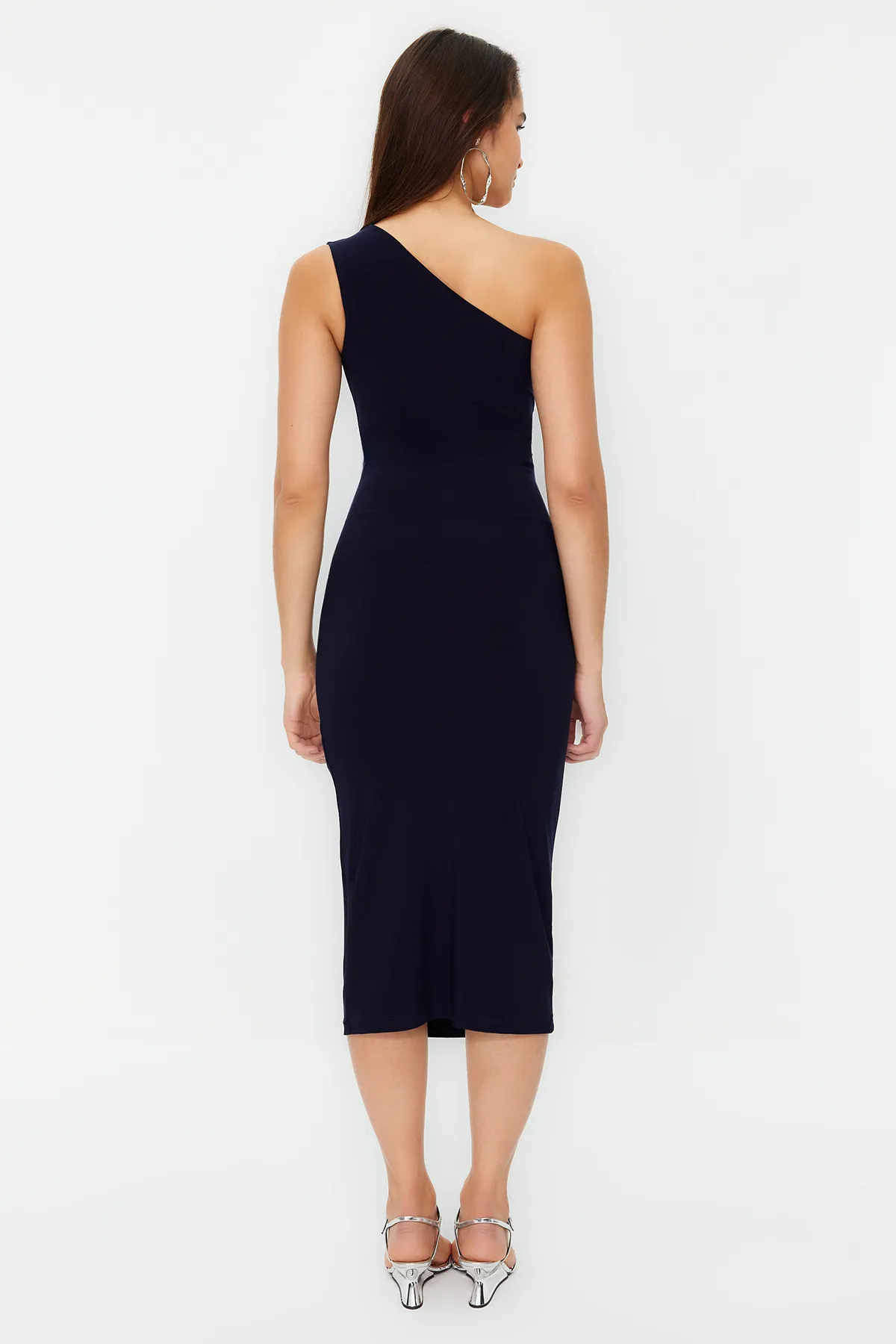 Trendyol Collection  Marineblaues, einschultriges, drapiertes, tailliertes Maxi-Bleistiftkleid aus dehnbarem Strick in Midilänge TWOSS24EL00100