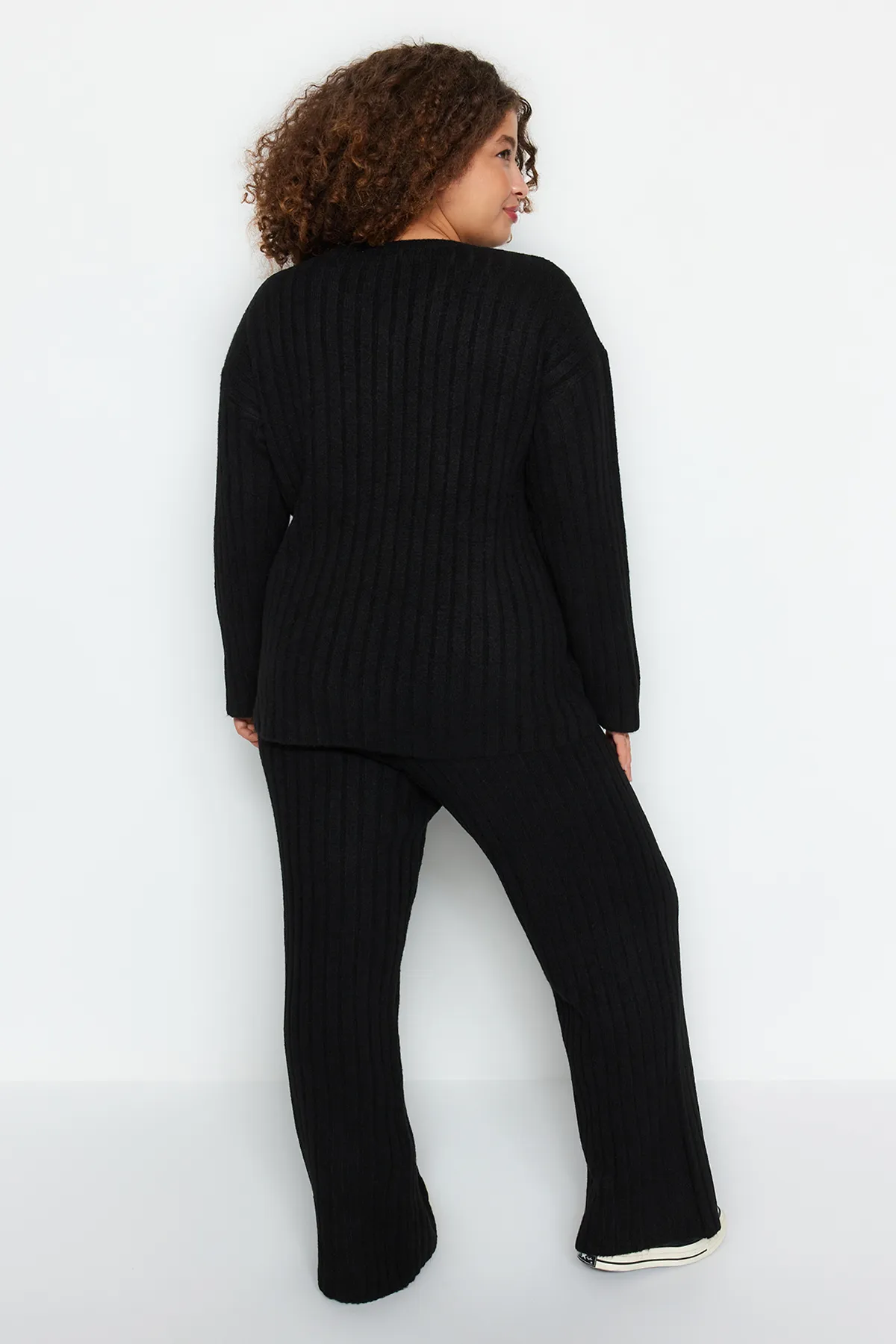 Trendyol Curve  Schwarzes Strickoberteil-Set aus Kordelzug TBBAW24CP00012
