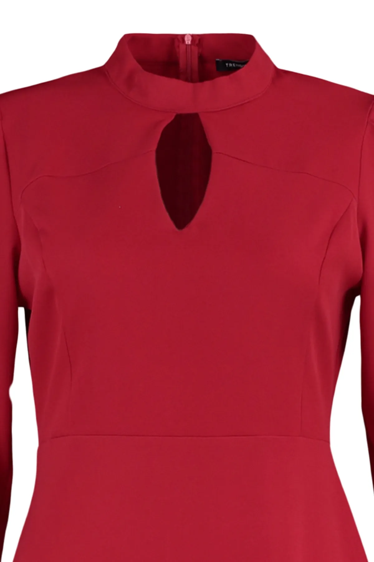 Trendyol Curve  Rotes, gewebtes Kleid mit Kragen und detailliertem Kragen