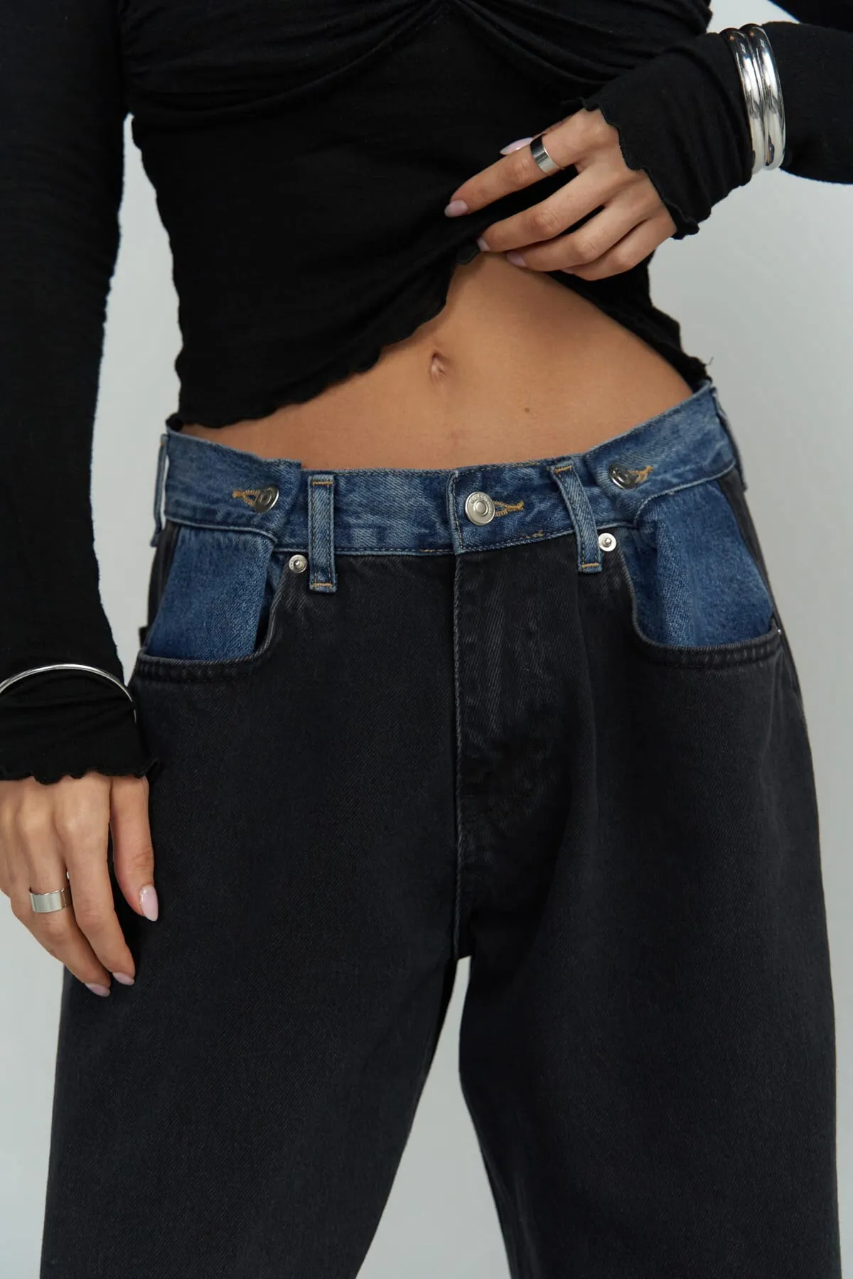 MAİ COLLECTİON  Einzigartige schwarz/blaue Jeanshose