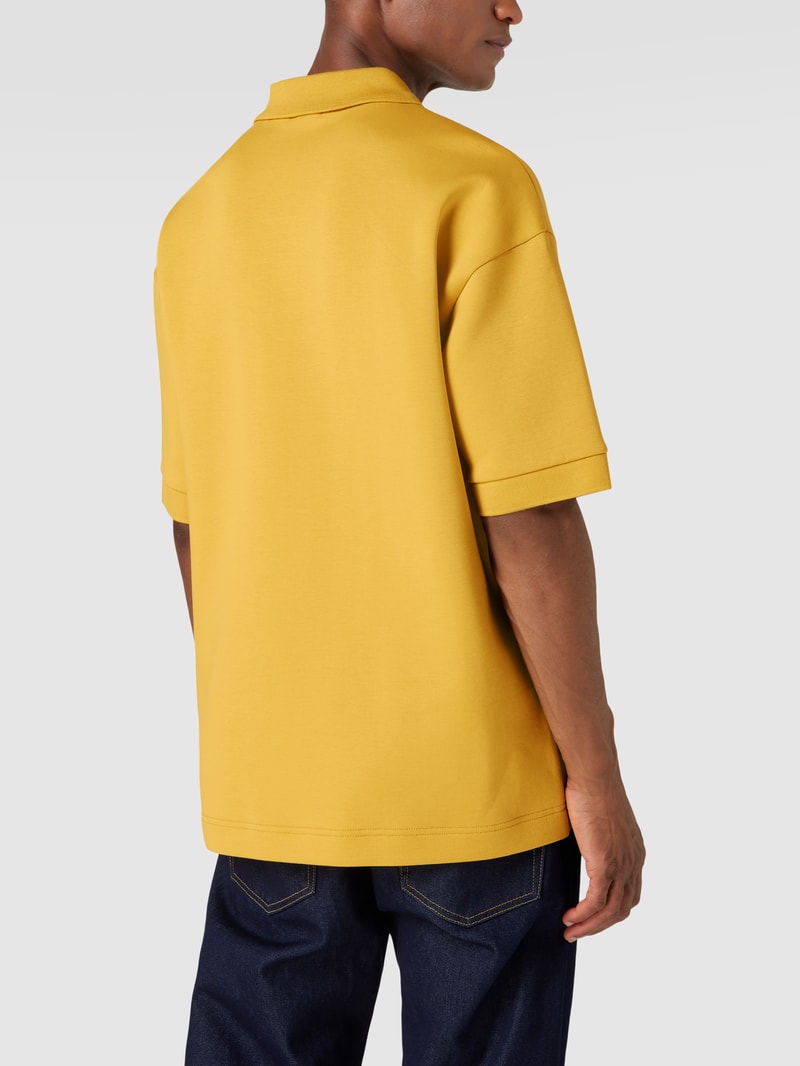 Relaxed Fit Poloshirt mit Marken-Detail Modell 'Pirax' in dunkelgelb