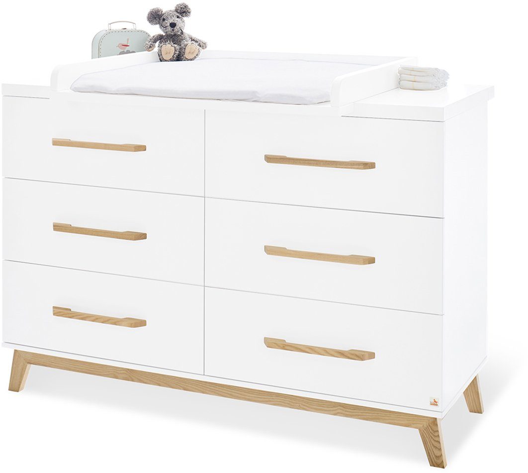 Pinolino® Babyzimmer-Komplettset Riva, (Set, 4-St., Kinderbett, Wickelkommode, Kleiderschrank, Wandregal), extrabreit; mit Kinderbett, Wickelkommode, 2-trg. Schrank & Wandregal