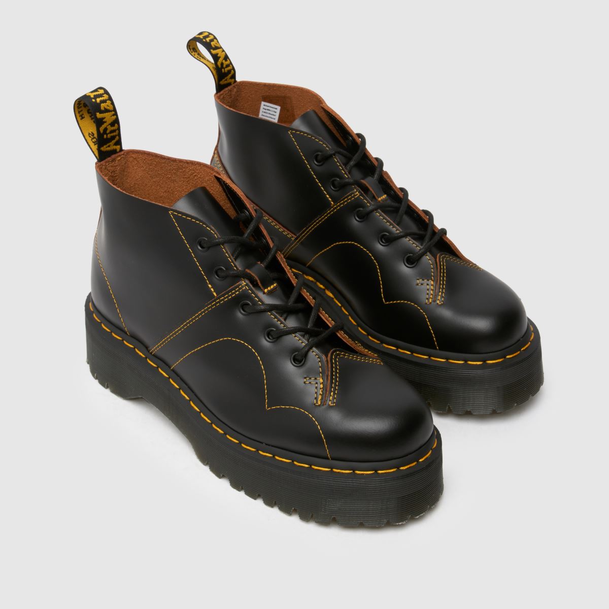 Dr. Martens čevlji za cerkev v črni barvi