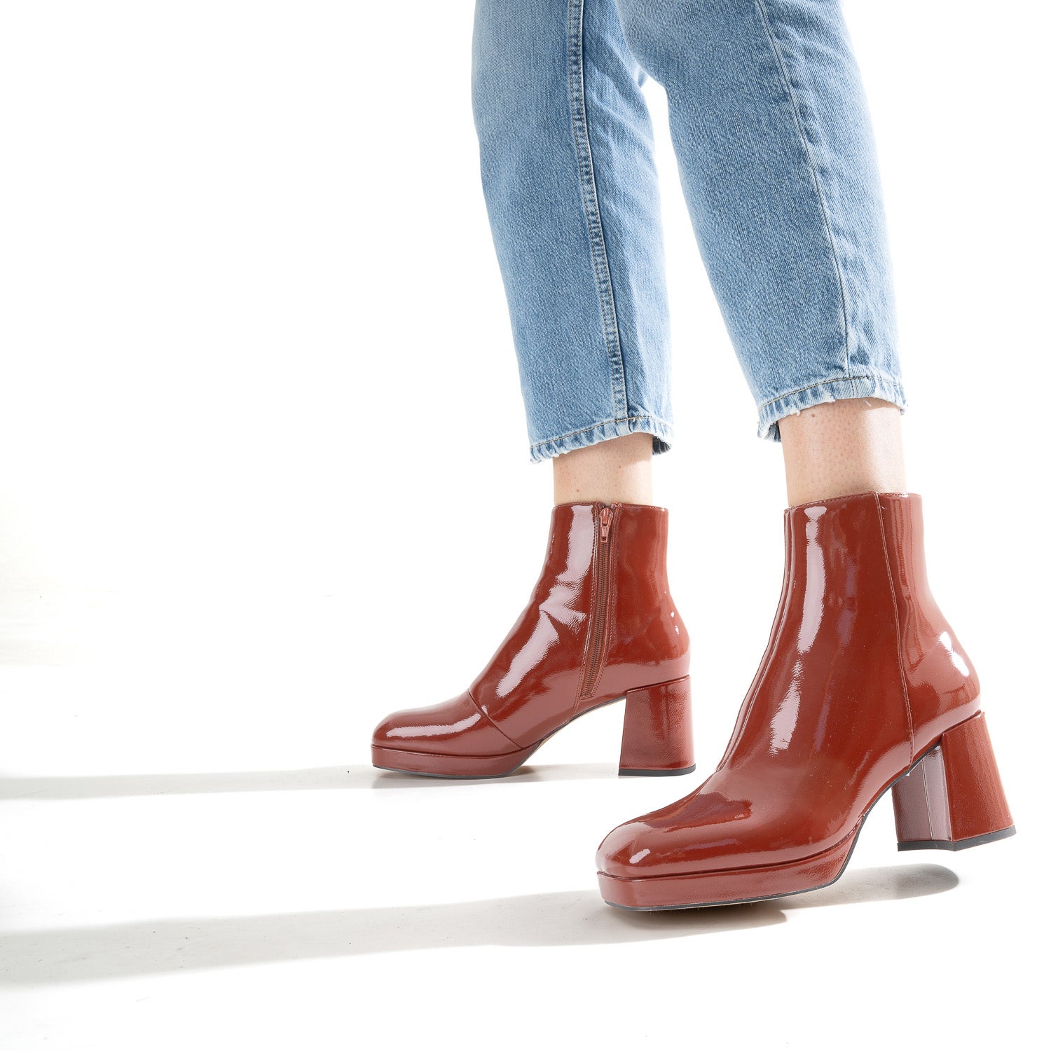 Boots camel verni éco-conçu à plateforme