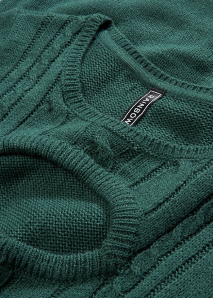 Kurzes Strickkleid mit Cable Knit und Cut-Out