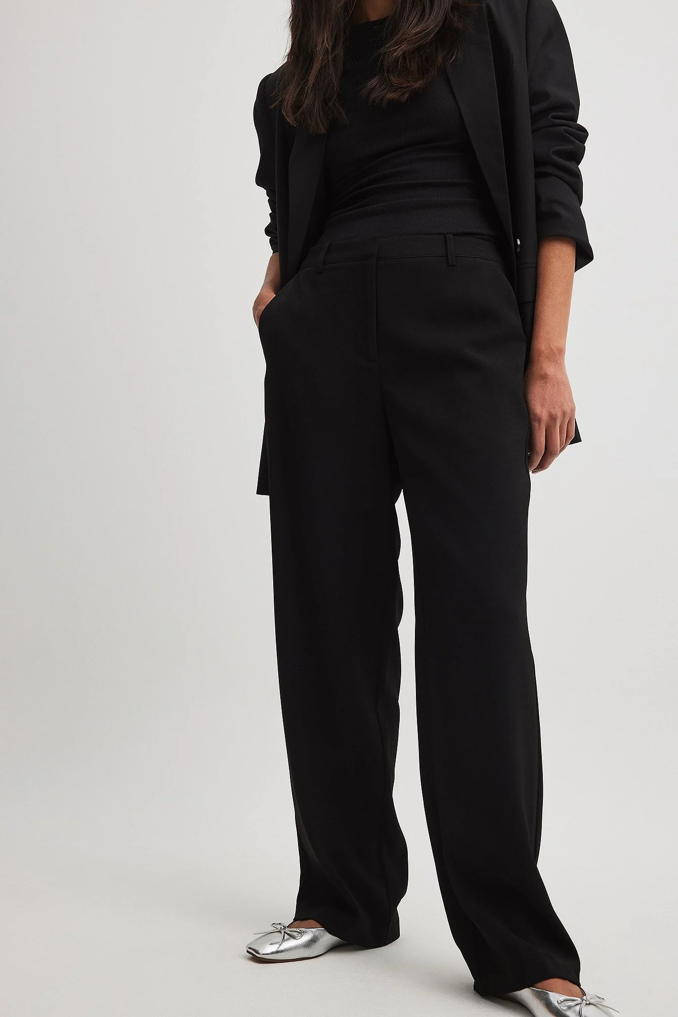 Taillierte Hose mit mittlerer Taille