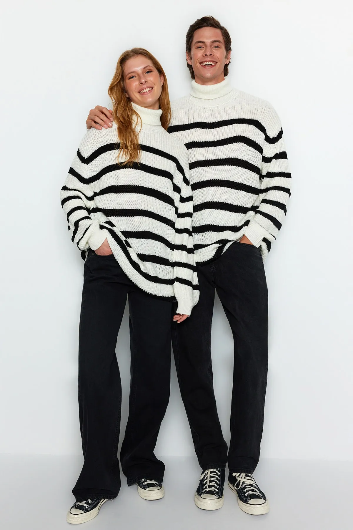 Trendyol Collection  Ecru Unisex Oversize Fit Wide Fit gestreifter Strickpullover TMNAW24KZ00017