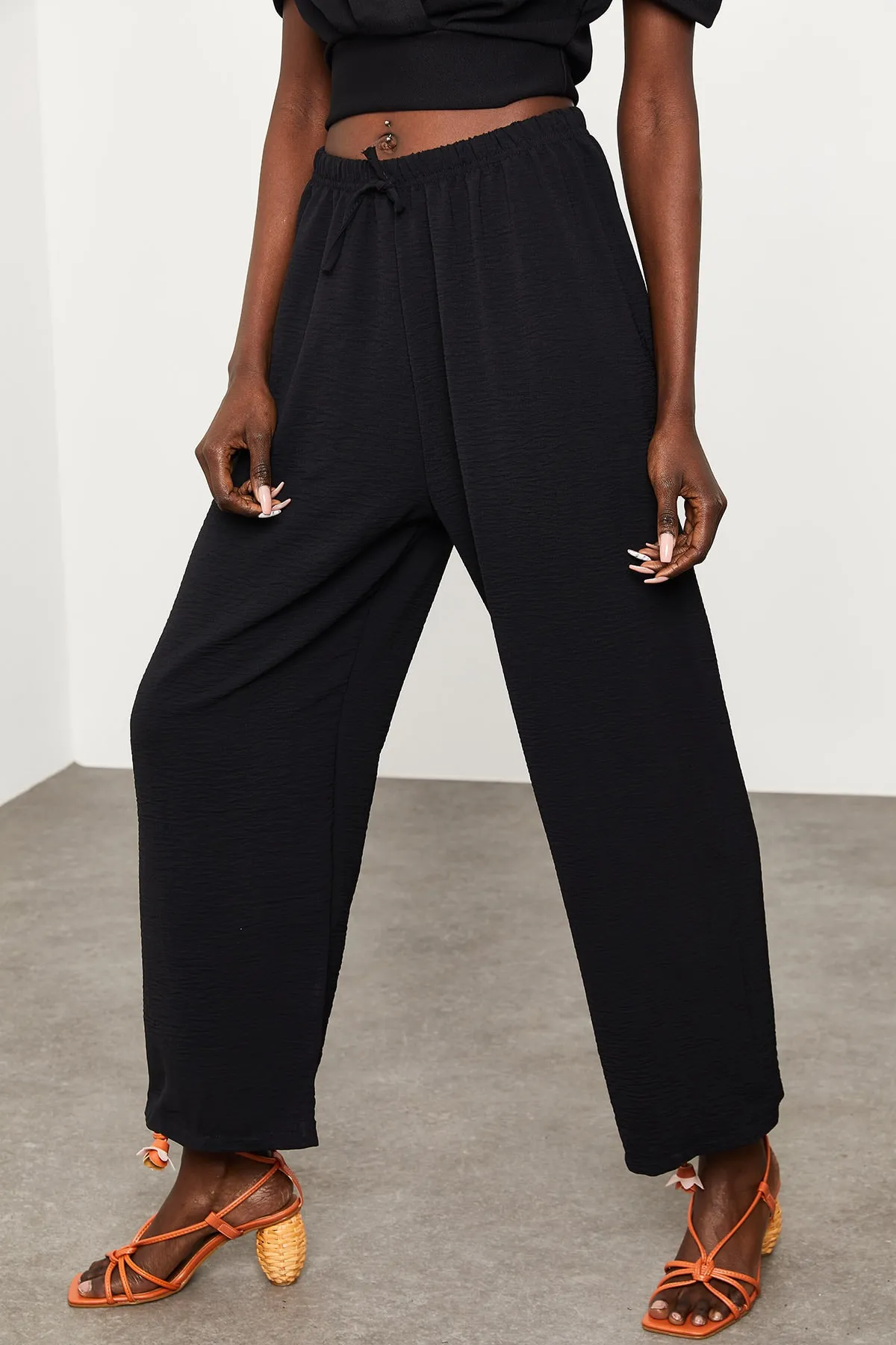 XHAN  Schwarze lässige Leinenhose für Damen 1KZK5-11605-02