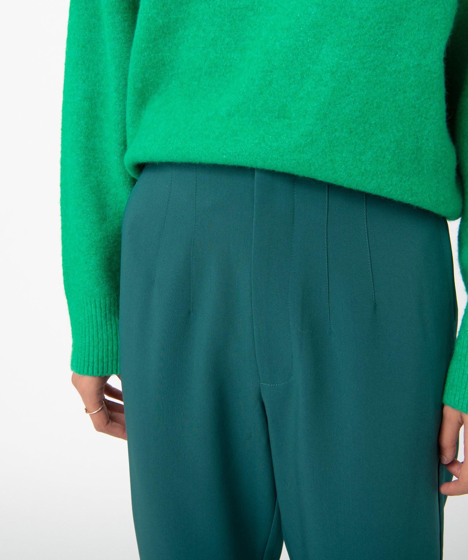 Pantalon femme en toile coupe large et taille haute vert | GEMO