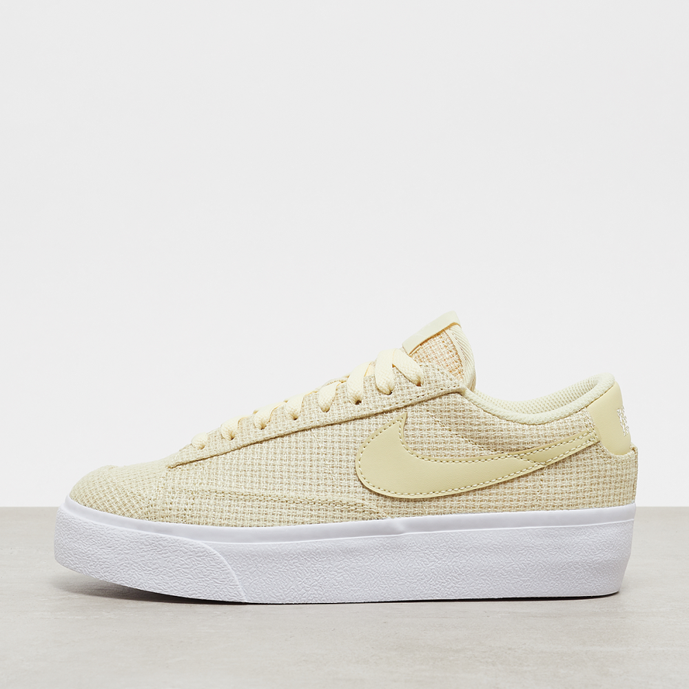 Nike Blazer Low Platform DN0744-700 / gelb