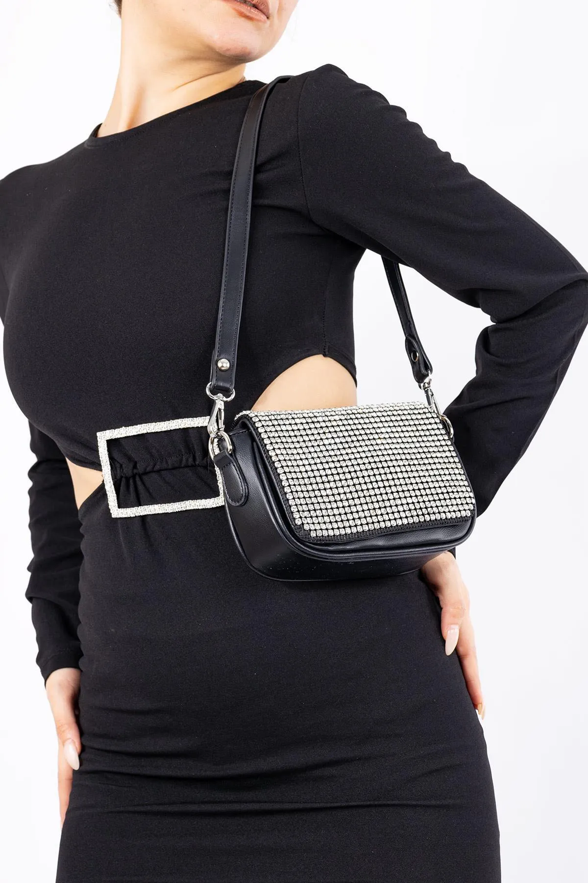 Getcho  Sanem Damen Abendtasche mit Kettenriemen und Steinstickerei
