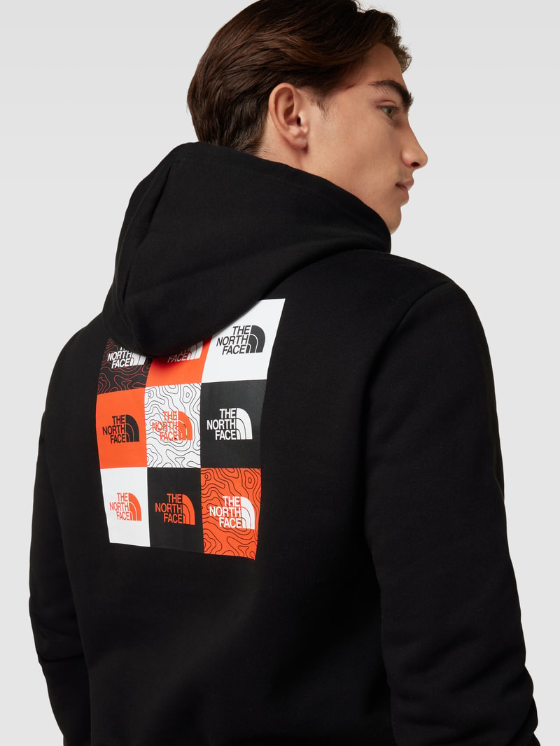 Hoodie mit Känguru-Tasche in schwarz
