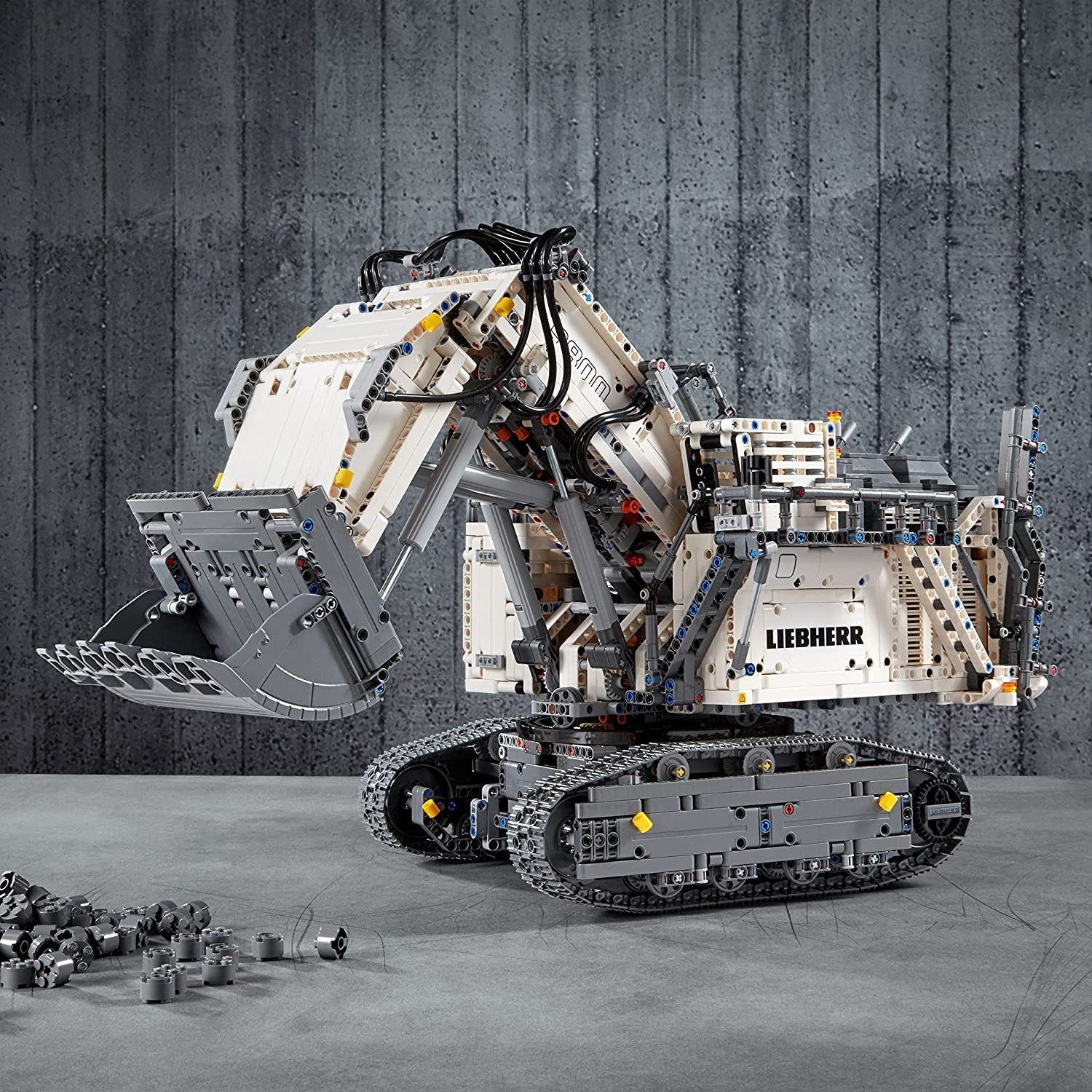 LEGO® Spielbausteine Technic 42100 Liebherr Bagger R9800, (Packung, 4108 St., Packung), Multifunktionale Steuerung