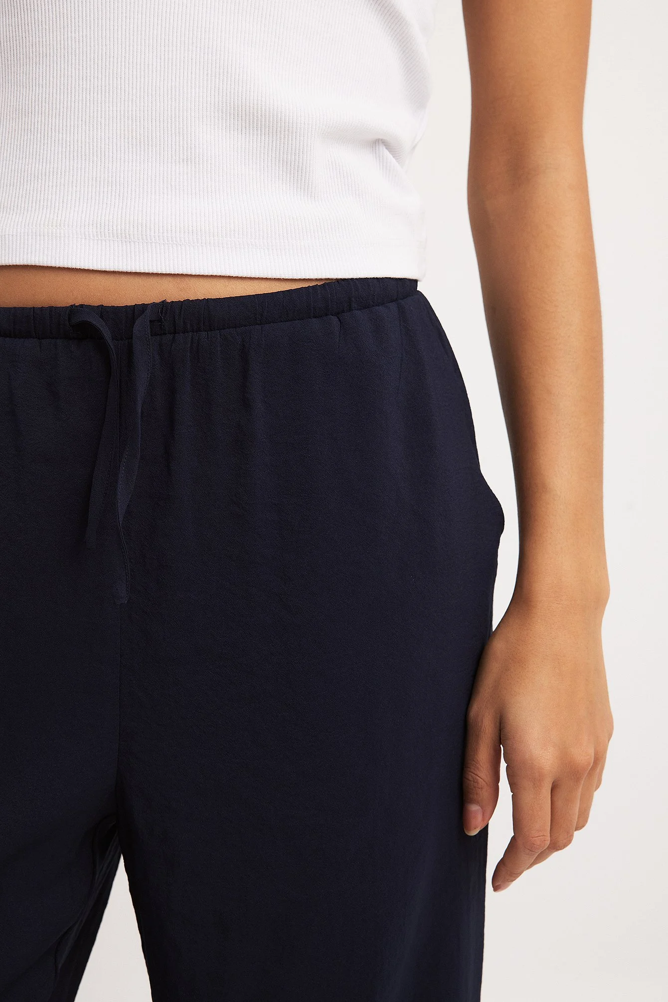 Hose mit halbhoher Taille und elastischem Bund