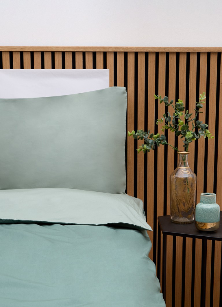 Set de lenjerie de pat Yumeko din percale de bumbac organic cu 300 de fire - cu fețe de pernă incluse.