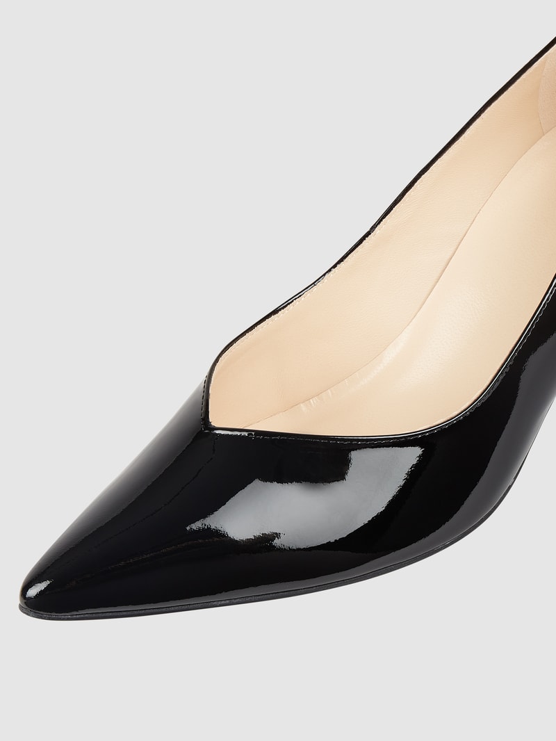 Pumps in Lack-Optik in schwarz