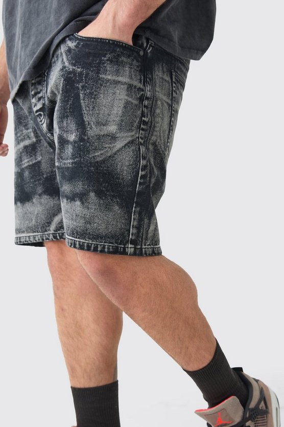 Plus gerade Shorts mit Acid-Effekt