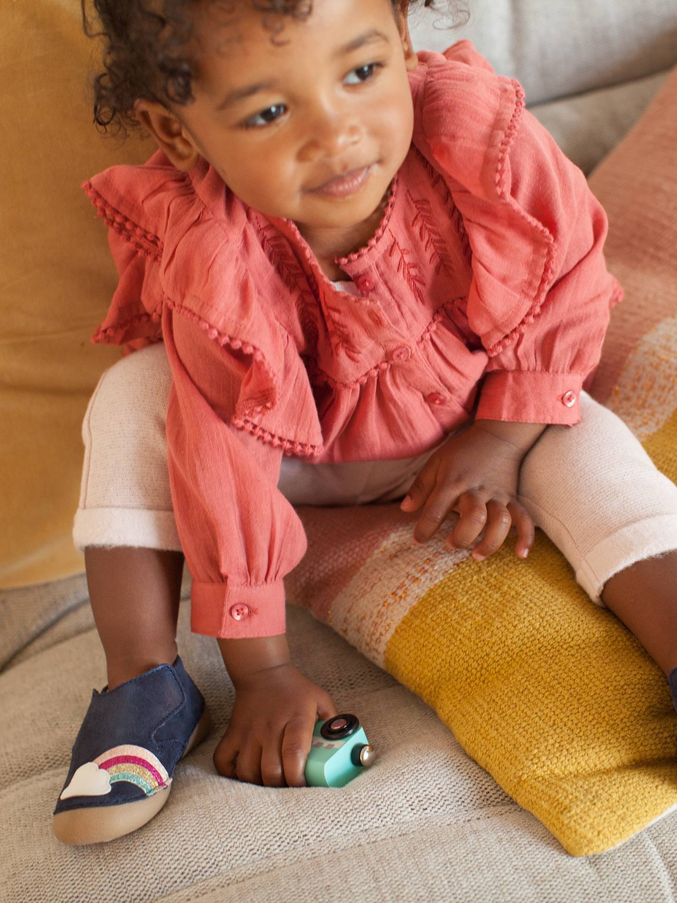 Chaussons bébé fille en cuir souple bleu marine