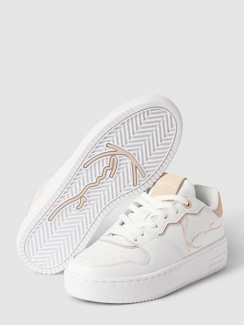 Sneaker mit Label-Details in weiss