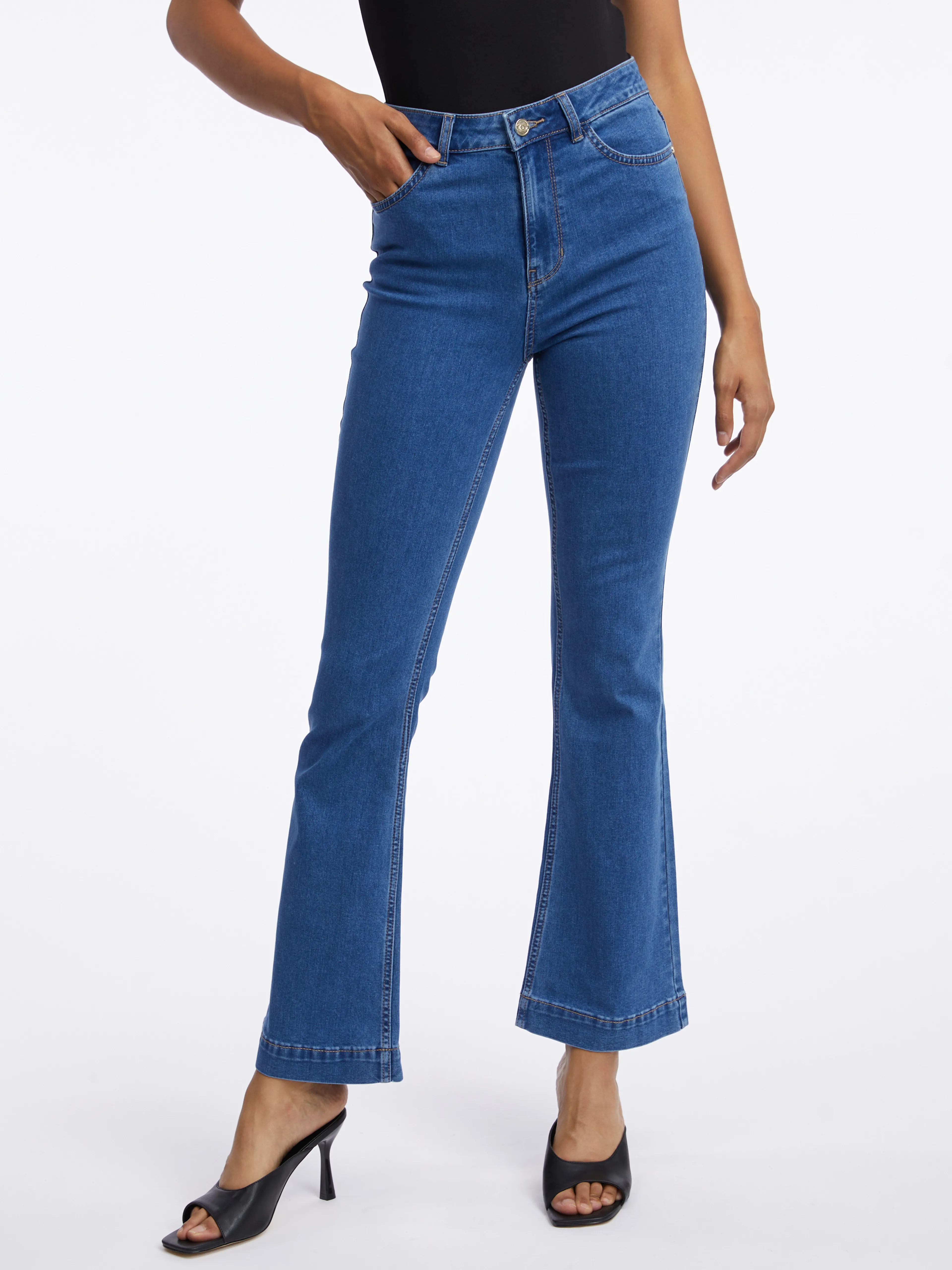 Dunkelblaue Damenjeans mit ausgestellter Passform ORSAY