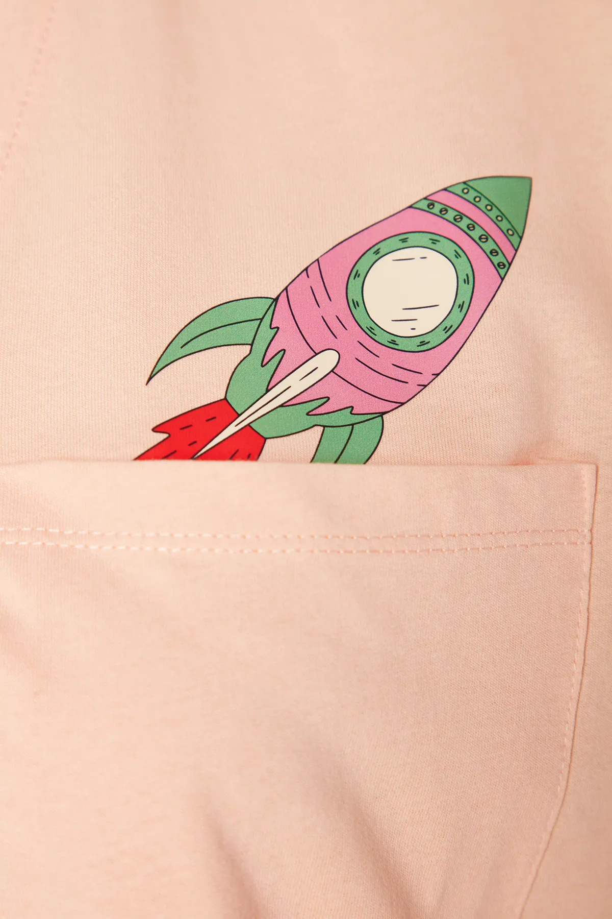 Trendyol Curve  Lachsfarben bedrucktes, gestricktes Pyjama-Set mit Taschen und Details TBBAW24AI00004