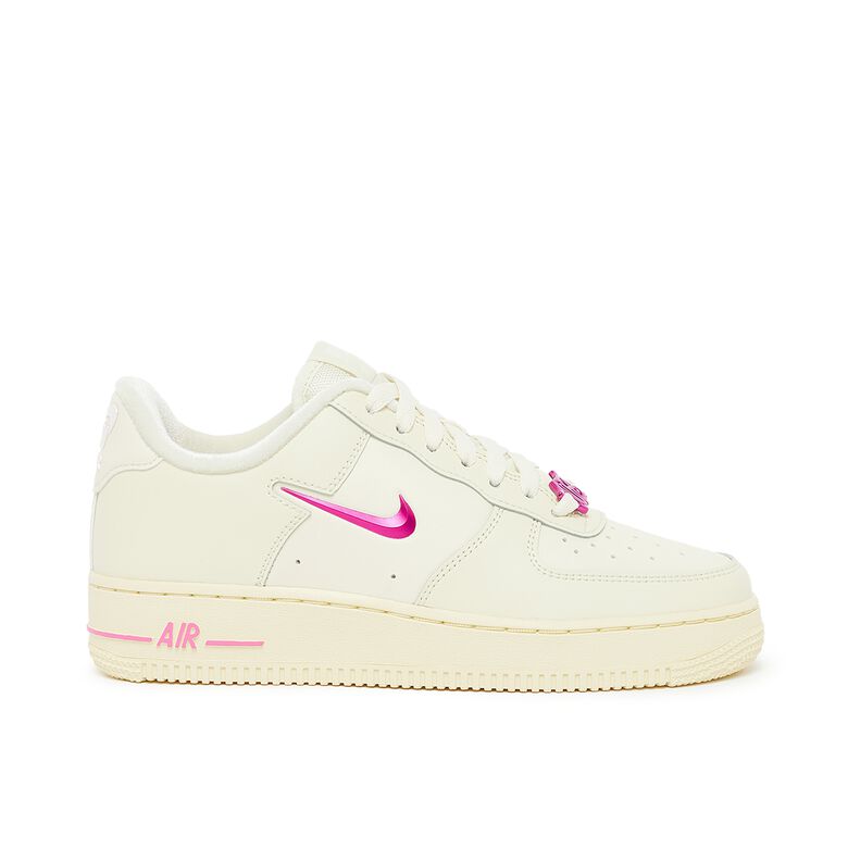NIKE Wmns Air Force 1 ’07 SE 