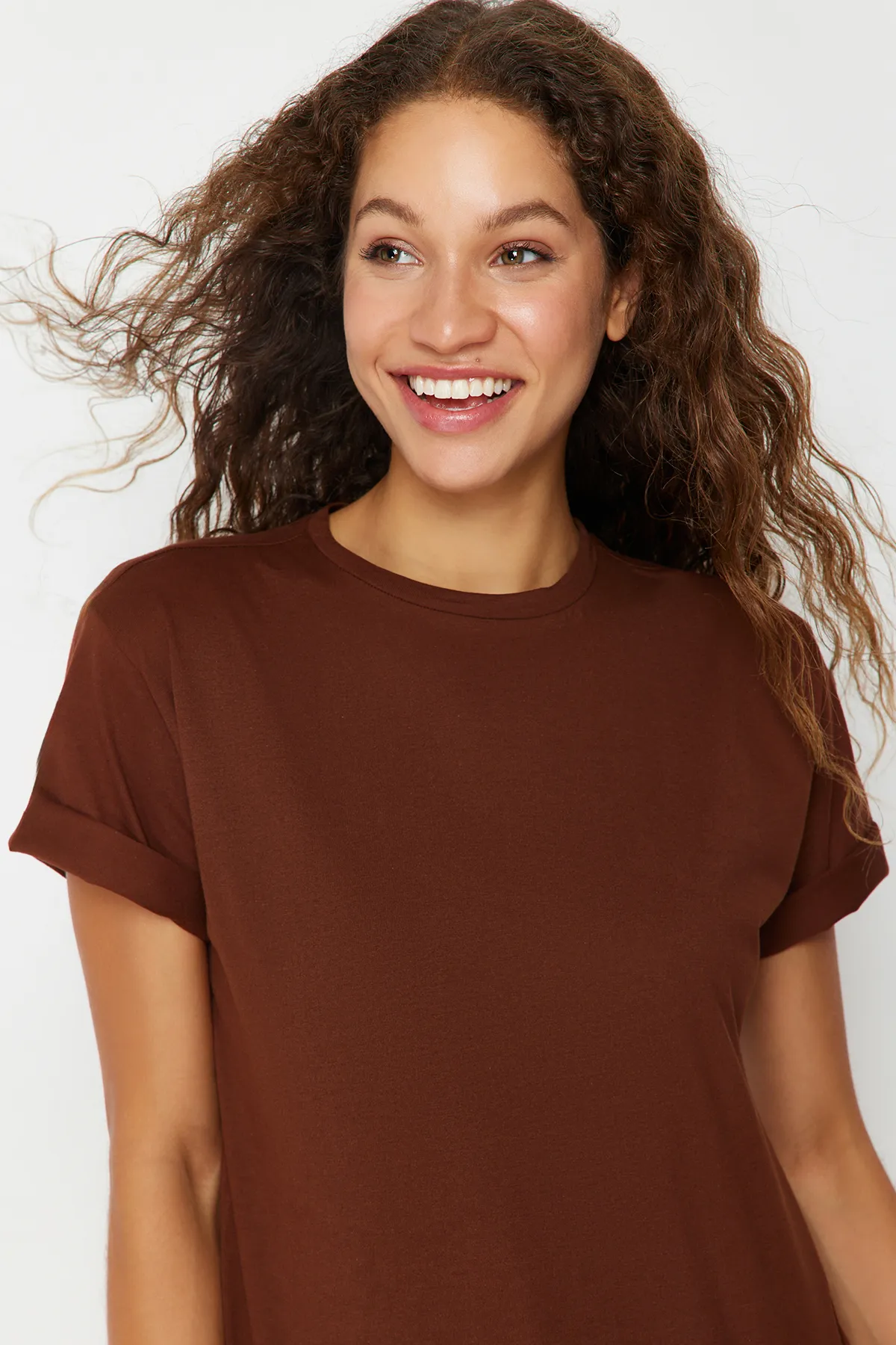 Trendyol Collection  Strick-T-Shirt im Boyfriend-Schnitt mit Rundhalsausschnitt - Braun, 100 % Baumwolle TWOSS20TS0134