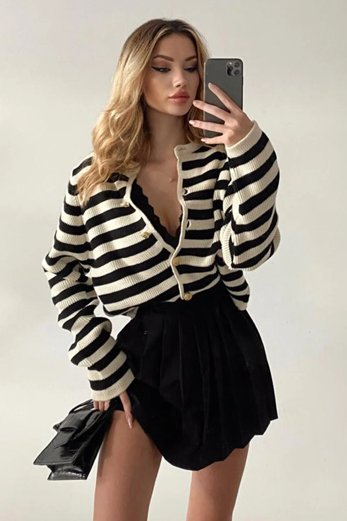 Madmext  Beige gestreifter Baumwoll-Cardigan mit Rundhalsausschnitt und goldenen Knöpfen Mg1605